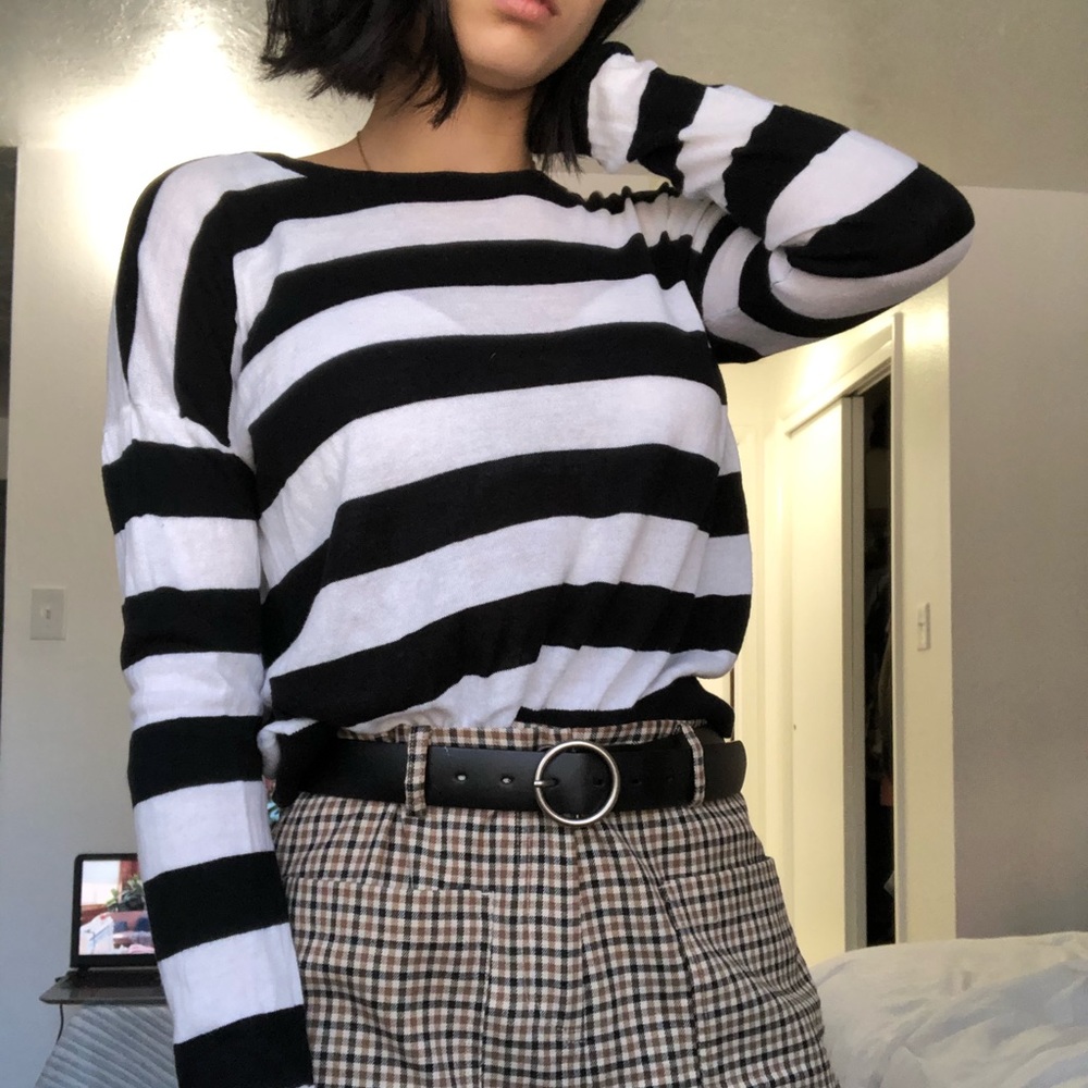 H&M Striped Crew Neck knit long sleeve Size Small